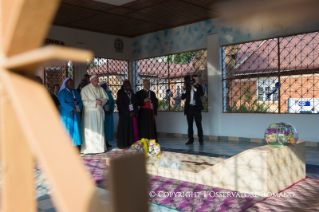 0-Apostolische Reise: Besuch des Caritashauses in Nalukolongo
