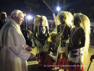 19-Viaggio Apostolico: Visita a Munyonyo e saluto ai Catechisti e Insegnanti