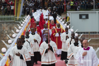 2-Viaje apostólico: Santa Misa por los mártires de Uganda 