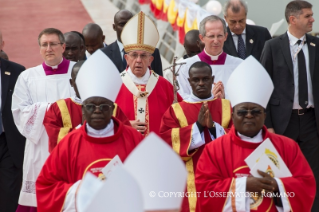 1-Viaje apostólico: Santa Misa por los mártires de Uganda 