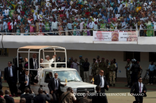 5-Apostolic Journey: Holy Mass celebrated at Barth&#xe9;l&#xe9;my Boganda Stadium
