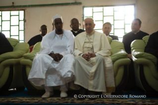 3-Viaggio Apostolico: Incontro con la Comunità Musulmana a Bangui
