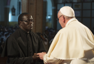 12-Apostolische Reise: Begegnung mit Priestern, Ordensleuten und Seminaristen in der Kathedrale