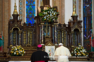 21-Apostolische Reise: Begegnung mit Priestern, Ordensleuten und Seminaristen in der Kathedrale