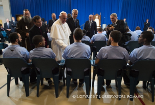 6-Apostolische Reise: Besuch bei den Häftlingen