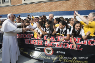 1-Apostolische Reise: Besuch der Schule "Our Lady, Queen of Angels" und Begegnung mit Kindern und Familien von Immigranten