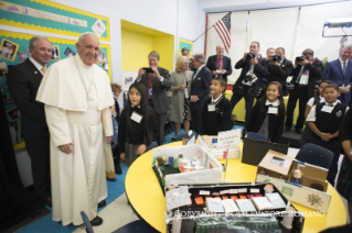4-Apostolische Reise: Besuch der Schule "Our Lady, Queen of Angels" und Begegnung mit Kindern und Familien von Immigranten