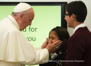 16-Apostolische Reise: Besuch der Schule "Our Lady, Queen of Angels" und Begegnung mit Kindern und Familien von Immigranten