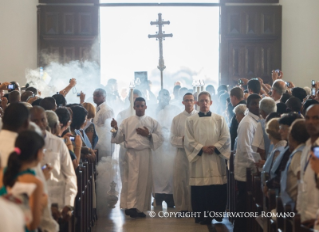 0-Apostolic Journey: Holy Mass 