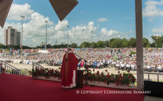 5-Apostolic Journey: Holy Mass