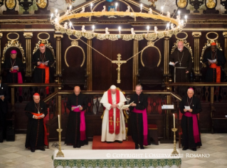 16-Voyage apostolique : Célébration des vêpres avec les prêtres, les religieux, les religieuses et les séminaristes 