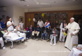 2-Apostolische Reise: Besuch im Kinderkrankenhaus “Niños de Acosta Ñu” 