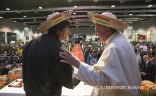 6-Viaje apostólico: Participación en el II Encuentro Mundial de los Movimientos Populares