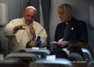 18-Apostolische Reise: Pressekonferenz mit dem Heiligen Vater auf dem Rückflug von Paraguay nach Rom