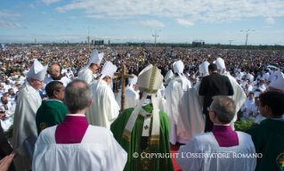10-Voyage apostolique : Messe au Campo Grande de N&#x303;u Guaz&#xfa; 