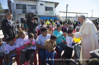 7-Viagem Apostólica: Visita ao Centro de Reabilitação Santa Cruz – Palmasola 
