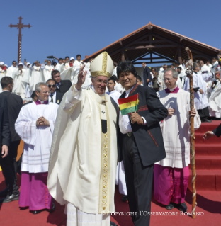 6-الزيارة الرعوية - بوليفيا : قداس في ساحة المسيح المخلص - سانتا كروز دي لا سييرا