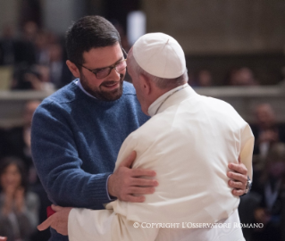 1-Visita pastoral: Encuentro con los participantes en el V Congreso de la Iglesia italiana en Florencia