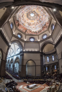5-Visita pastoral: Encuentro con los participantes en el V Congreso de la Iglesia italiana en Florencia