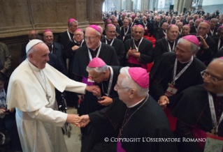 8-Visita pastoral: Encuentro con los participantes en el V Congreso de la Iglesia italiana en Florencia