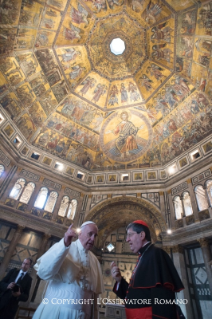 10-Visite pastorale : Rencontre avec les participants au V<sup>e</sup> Congrès de l'Église italienne à Florence