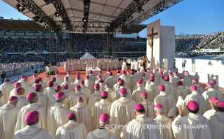 2-Pastoral Visit: Holy Mass at the Artemio Franchi Municipal Stadium 