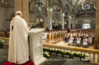 1-Sri Lanka - Philippines : Messe avec les &#xe9;v&#xea;ques, les pr&#xea;tres, les religieuses et les religieux 