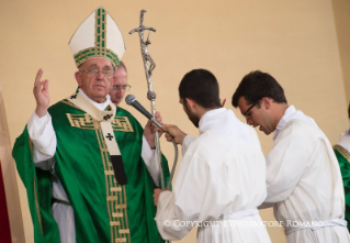 7-Visite pastorale : Conc&#xe9;l&#xe9;bration eucharistique