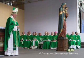 6-Visite pastorale : Conc&#xe9;l&#xe9;bration eucharistique