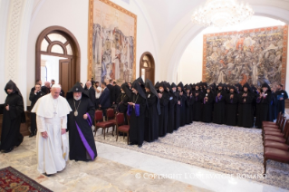 4-Viaggio Apostolico in Armenia: Incontro con il Catholicos nel Palazzo Apostolico