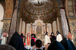16-Viaje apostólico a Armenia: Visita de oración a la Catedral Apostólica