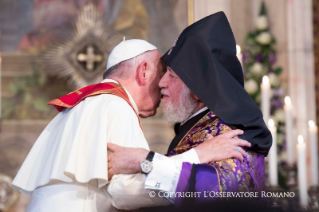 2-Viaje apostólico a Armenia: Visita de oración a la Catedral Apostólica