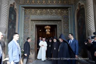 9-Viaje apostólico a Armenia: Visita de oración a la Catedral Apostólica