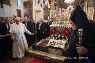 14-Viagem Apostólica à Armênia: Momento de oração na Catedral Apostólica 
