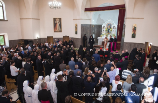 2-Viaje apostólico a Armenia: Visita a la Catedral católica armenia de los Santos Mártires de Gyumri