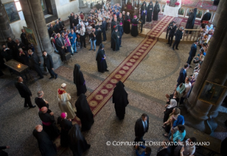 3-Viaje apostólico a Armenia: Visita a la Catedral apostólica armenia de las Siete Llagas de Gyumri