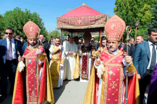 11-Apostolic Journey to Armenia: Participation in the Divine Liturgy in the Armenian-Apostolic Cathedral