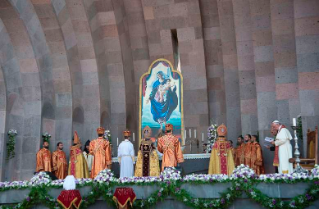 14-Apostolische Reise nach Armenien: Teilnahme an der Liturgiefeier in der armenisch-apostolischen Kathedrale