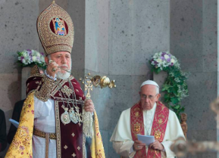 15-Apostolische Reise nach Armenien: Teilnahme an der Liturgiefeier in der armenisch-apostolischen Kathedrale