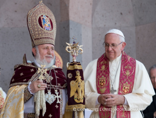 6-Apostolic Journey to Armenia: Participation in the Divine Liturgy in the Armenian-Apostolic Cathedral