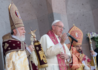 7-Viaje apostólico a Armenia: Participación en la Divina Liturgia en la Catedrale apostólica armenia