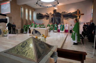 21-Apostolische Reise nach Georgien und Aserbaidschan: Eucharistiefeier in der Mariä-Empfängnis-Kirche 