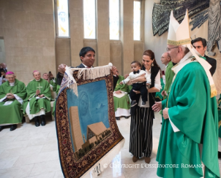 17-Apostolische Reise nach Georgien und Aserbaidschan: Eucharistiefeier in der Mariä-Empfängnis-Kirche 