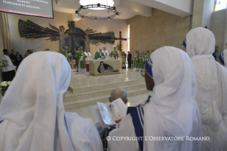 12-Apostolische Reise nach Georgien und Aserbaidschan: Eucharistiefeier in der Mariä-Empfängnis-Kirche 