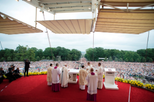 35-Viaggio Apostolico in Polonia: Santa Messa in occasione del 1050° anniversario del Battesimo della Polonia