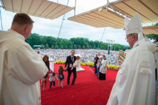 41-Apostolic Journey to Poland: Holy Mass on the occasion of the 1050th anniversary of the Baptism of Poland