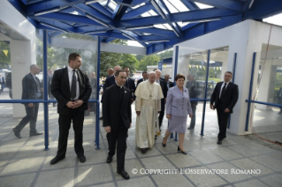 0-Viaje apostólico a Polonia: Visita al Hospital Pediátrico Universitario (UCH)