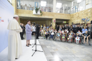 1-Viaje apostólico a Polonia: Visita al Hospital Pediátrico Universitario (UCH)
