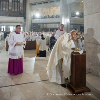 13-Apostolic Journey to Poland: Holy Mass with Priests, Men and Women Religious, Consecrated Persons and Polish Seminarians&#xa0;gathered in St John Paul II Shrine