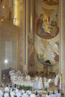 5-Voyage apostolique en Pologne : Messe avec les pr&#xea;tres, religieuses, religieux, consacr&#xe9;s et s&#xe9;minaristes polonais au Sanctuaire St-Jean-Paul II